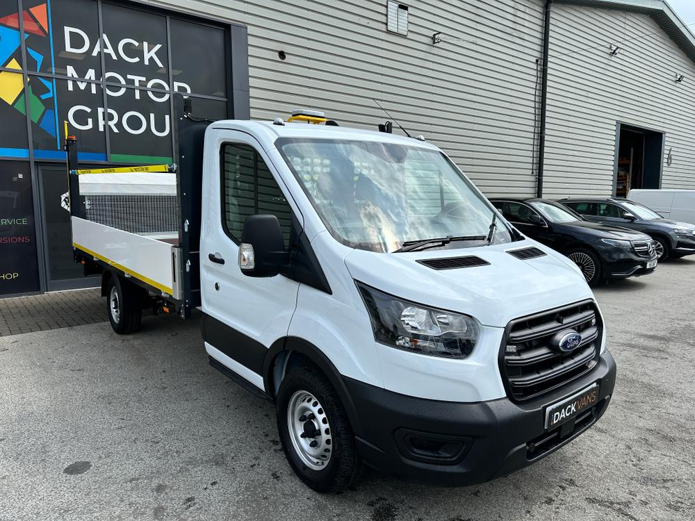 Ford Transit Photo 61d6f30a-b7a6-4d4f-8506-a324e5866c9a.jpg