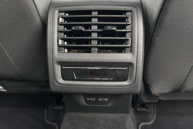 VOLKSWAGEN Golf Photo 22