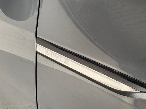 Volkswagen Golf Photo 61e17771-f94f-4887-814a-3534198745aa.JPG
