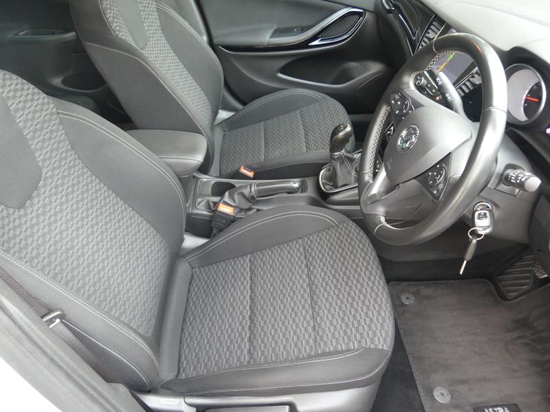 Vauxhall Astra Photo 61e93105-652d-4119-975c-f98de0f39445.jpg