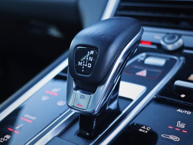 PORSCHE Panamera Photo 19