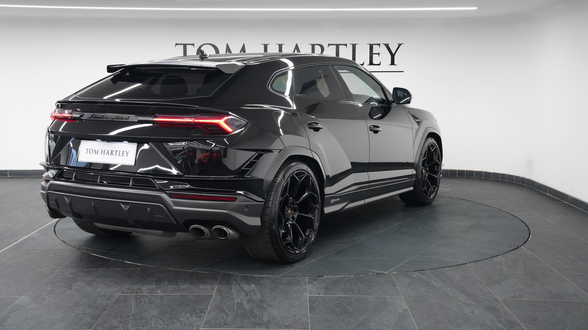 LAMBORGHINI Urus Photo 61eda6fc-44cd-413d-b170-47f1c35ca97c.jpg