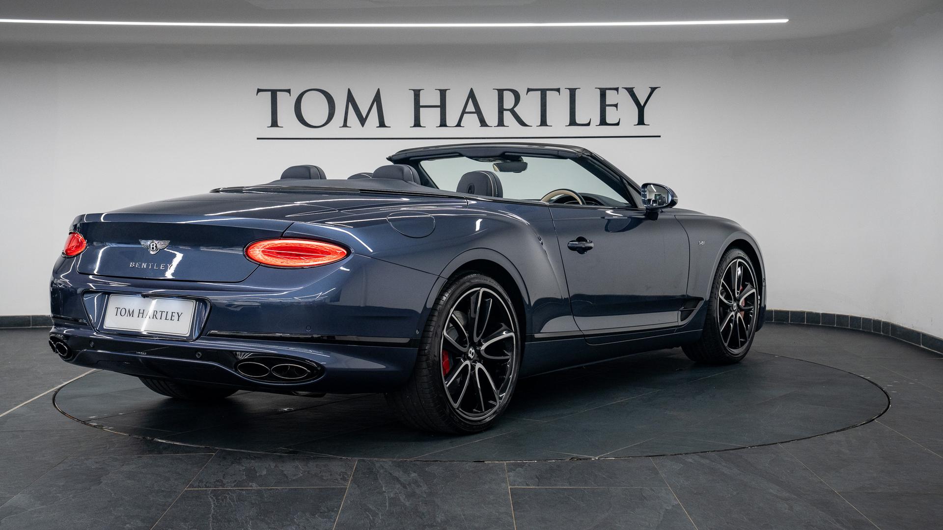 Bentley Continental Photo 61f0ee9b-4cd7-4e51-b522-c0b43d7499fc.jpg