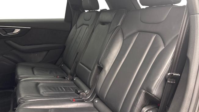 AUDI Q7 Photo 7