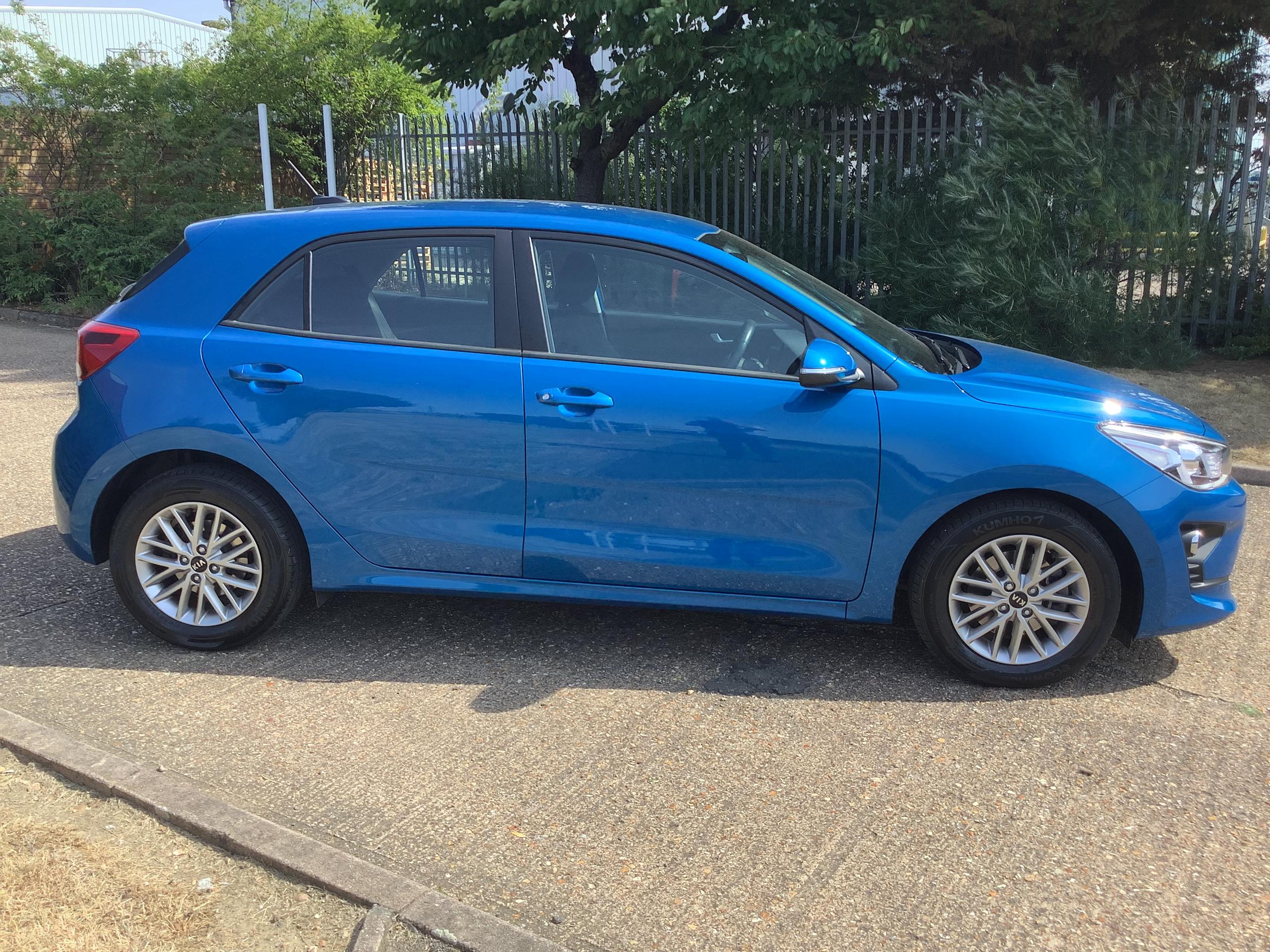 Kia Rio 1.2 DPi 2 in Azure Blue ยฃ14,995 Kia Rio 1.2 DPi 2 in Azure Blue ยฃ14,995