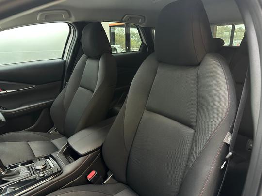Mazda CX-30 Photo 623f6ffe-3328-4c94-8945-680ab2cb9a9f.jpg