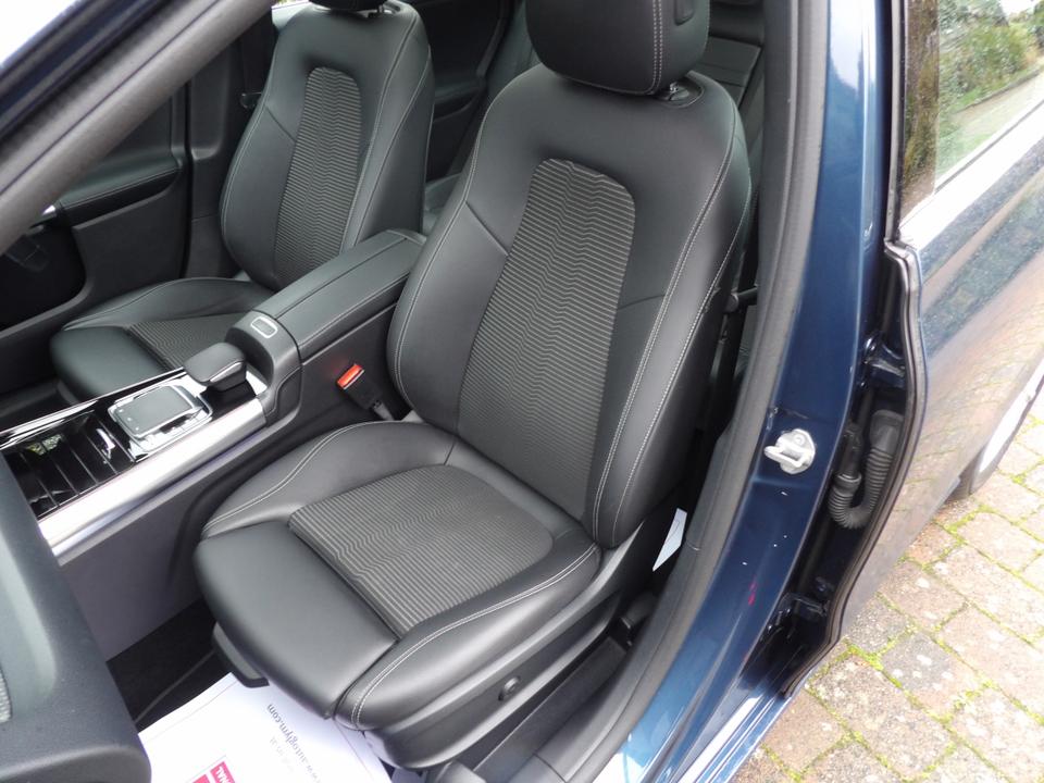Used Mercedes-Benz B Class LR19SXD 16