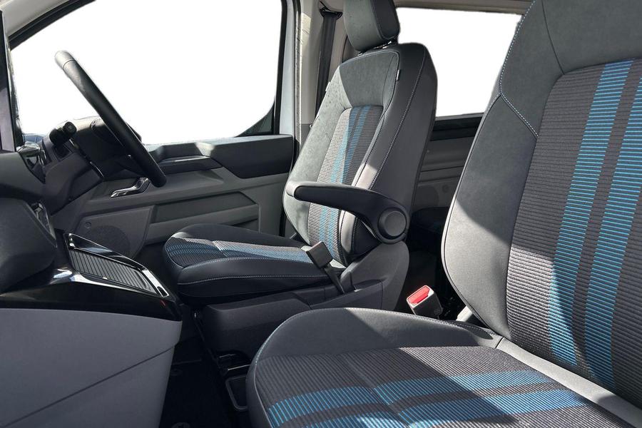 Ford TRANSIT CUSTOM Photo 6243184c-2430-4ecf-ba3a-f018b94a6e21.jpg