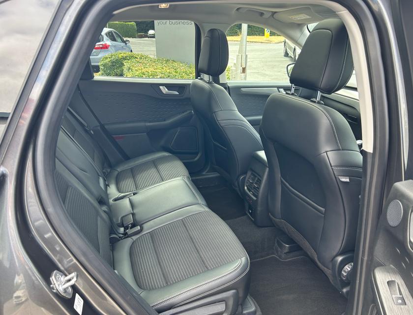 Ford Kuga Photo 62480bd5-b0ef-4939-b567-888364589703.jpg