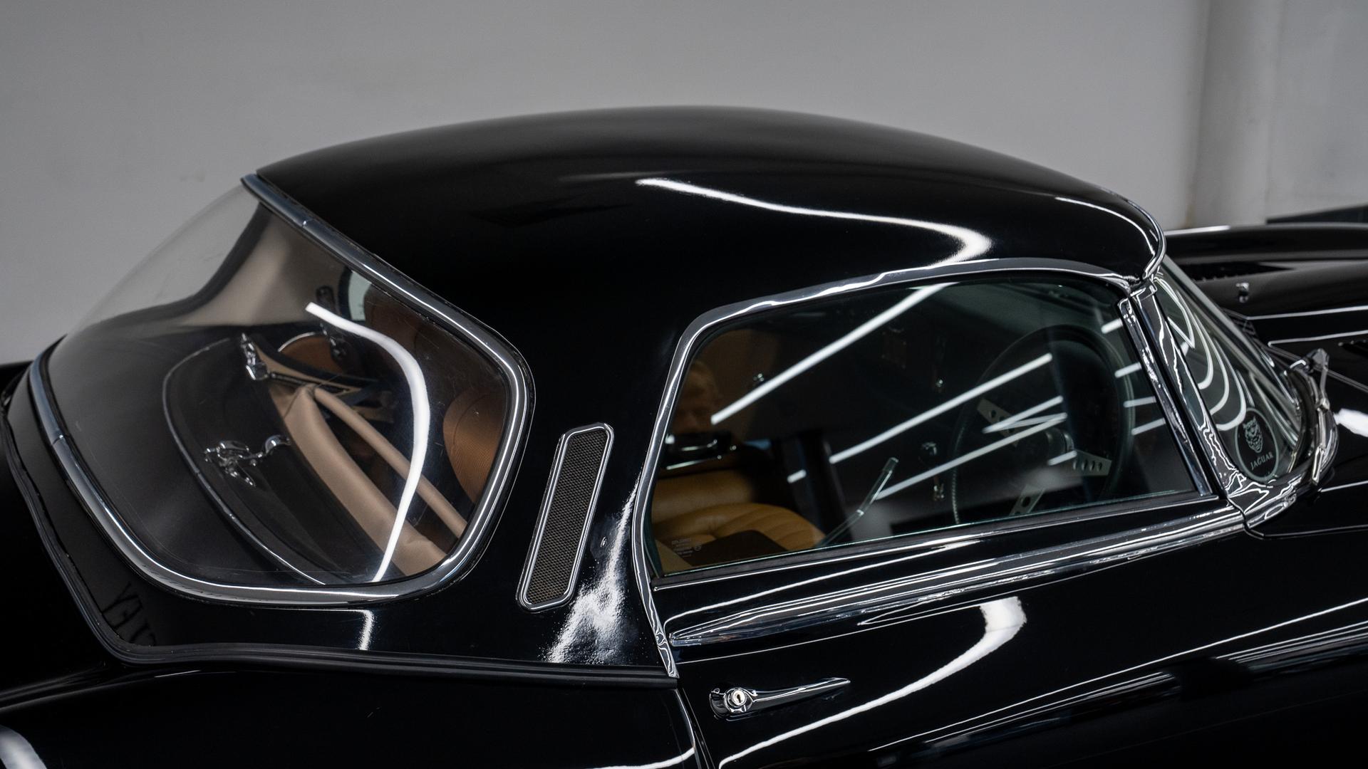 Jaguar E-Type Series III V12 Photo 6259d2c7-d177-49c0-9ab5-0be6a2c4b588.jpg