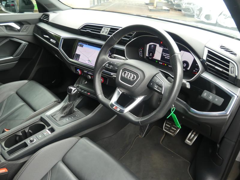 Audi Q3 Photo 625a997b-3dea-49a8-abdf-8996ffaebabf.jpg