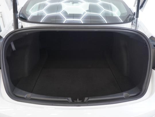 TESLA Model 3 Photo 626994fe-9167-4cde-8a28-5df126e8a4bf.jpg