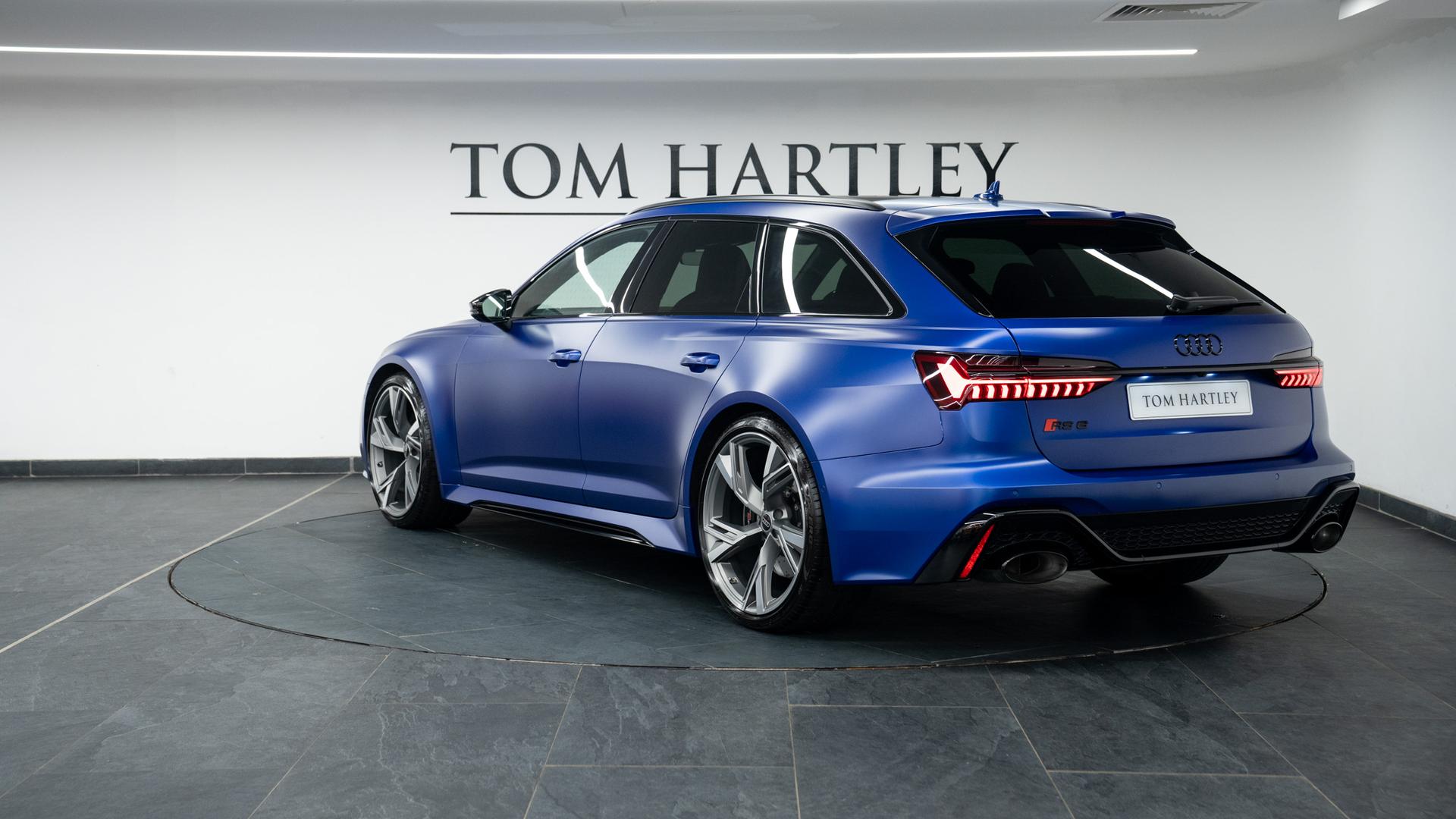 Audi RS6 Avant Photo 6277cb9b-14b7-402e-a23f-1a21570cb9be.jpg