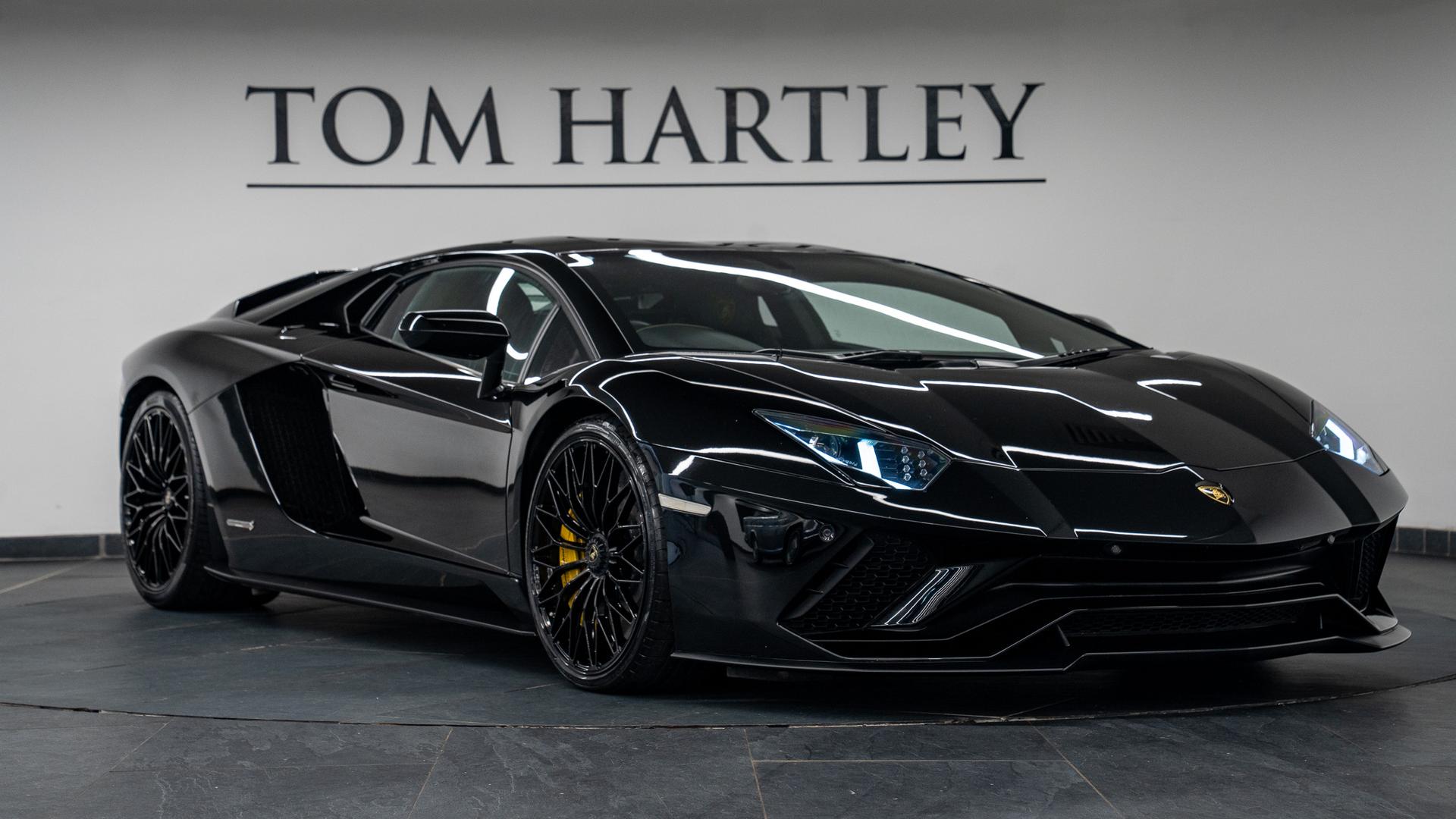 LAMBORGHINI Aventador Photo 629492b8-b844-4073-8a2a-baf55603bbdb.jpg