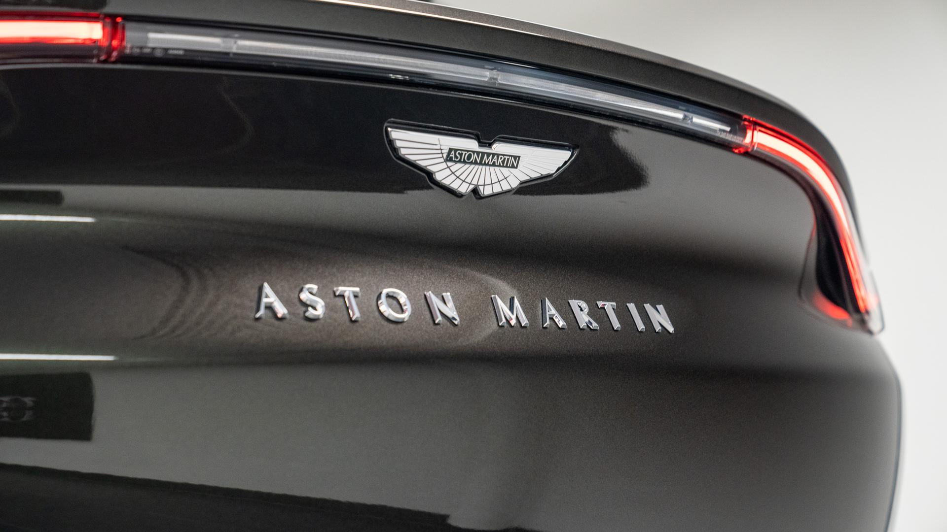 Aston Martin DBX Photo 62c3fa9b-3092-45a5-8a36-9c61049a95a3.jpg