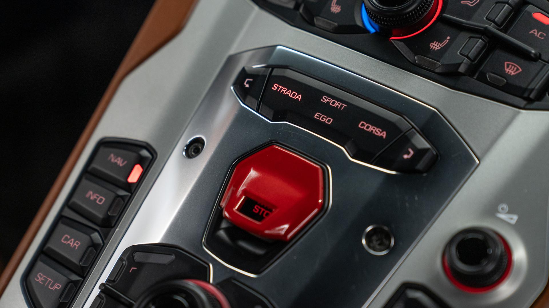 LAMBORGHINI Aventador Photo 62cd55ad-ea81-4234-a991-c6f57337c891.jpg