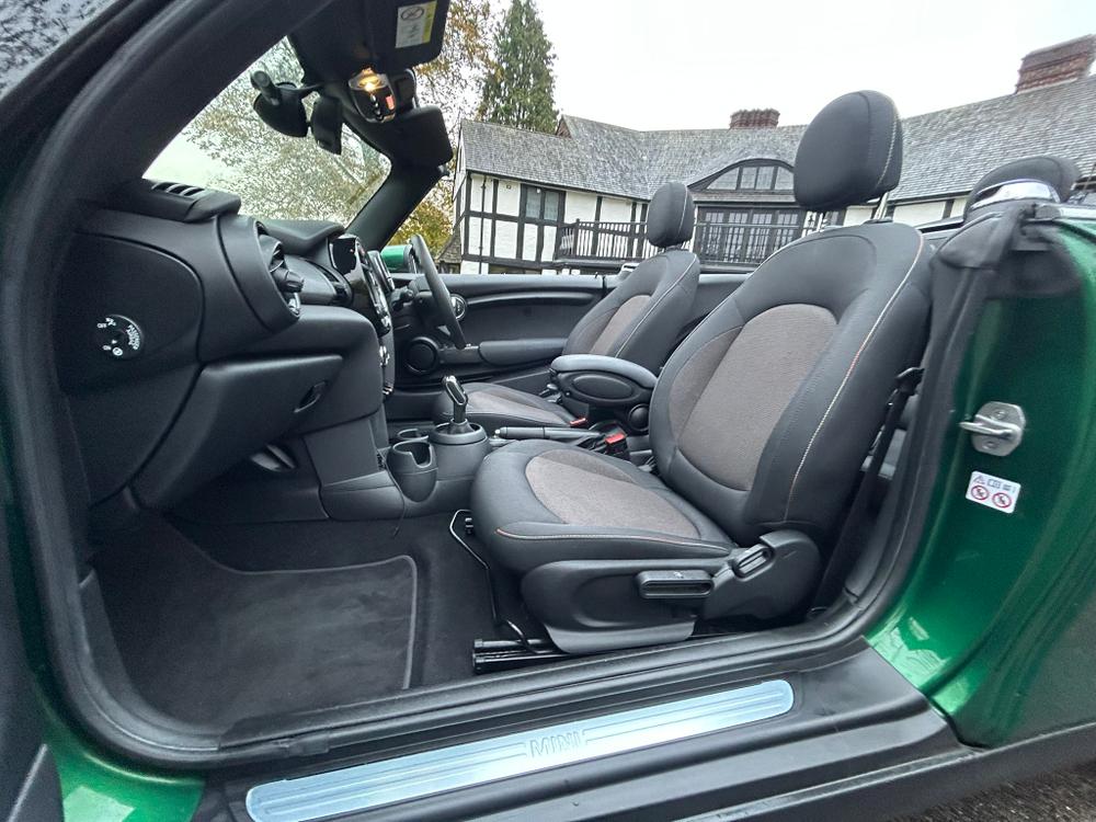 Used MINI Convertible GJ21ULV 26