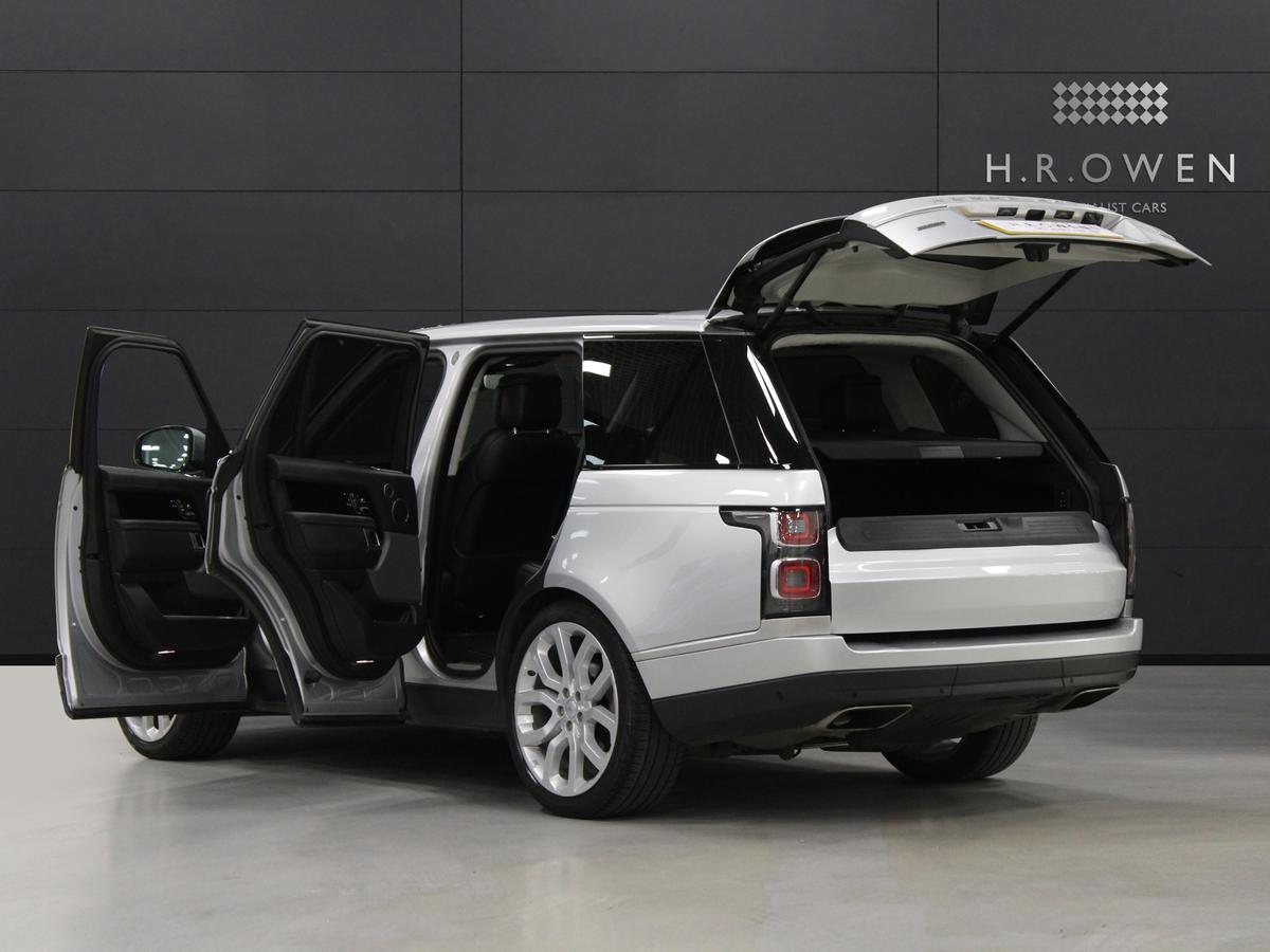 Used 2018 LAND ROVER RANGE ROVER AUTOBIOGRAPHY £39,950 at H.R. Owen