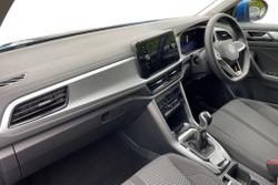 VOLKSWAGEN T-Roc Photo 2