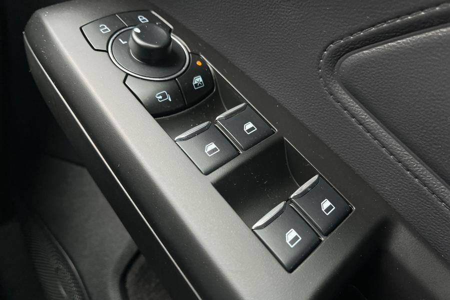 Ford FOCUS Photo 62f4da04-c4aa-4bfb-9117-6936cc08e3e0.jpg