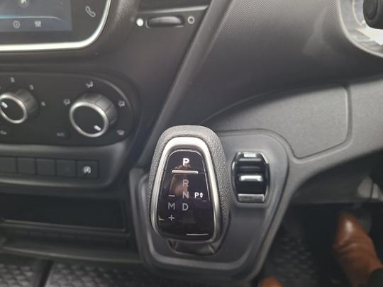 Iveco DAILY LWB AUTO Photo
