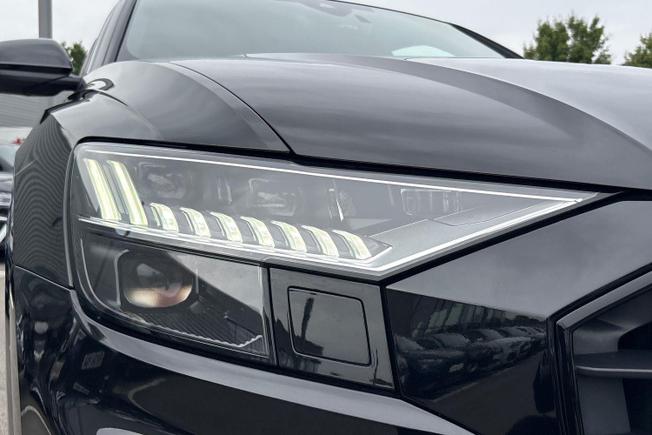 Audi SQ8 Photo 13