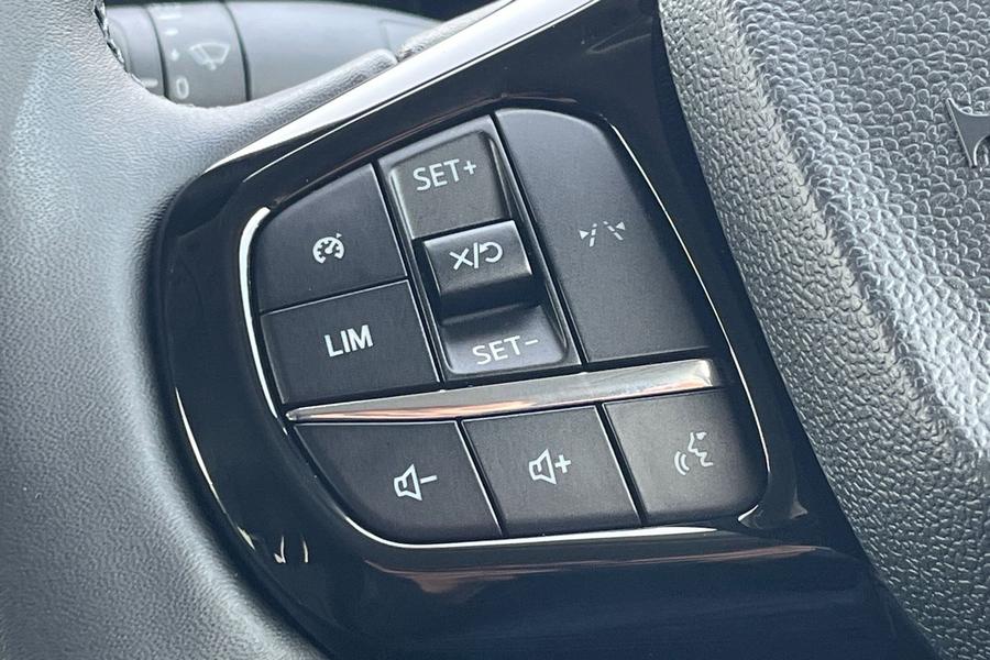 Ford TRANSIT CUSTOM Photo 631ef57f-f3fe-4542-a162-bfb626ca9710.jpg