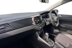 VOLKSWAGEN Taigo Photo 2