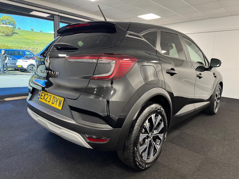 Renault Captur Photo 6328be7f-144f-4e84-827f-052a5e33ea0e.jpg