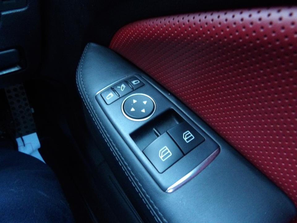 Used Mercedes-Benz SLC VO17MPE 26