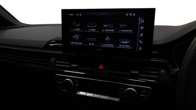 Audi A4 Avant Photo 8
