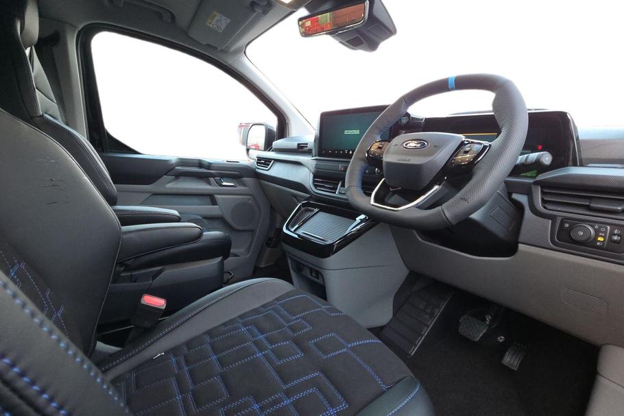 Used Ford TRANSIT CUSTOM L1DCIVMSRT17 14