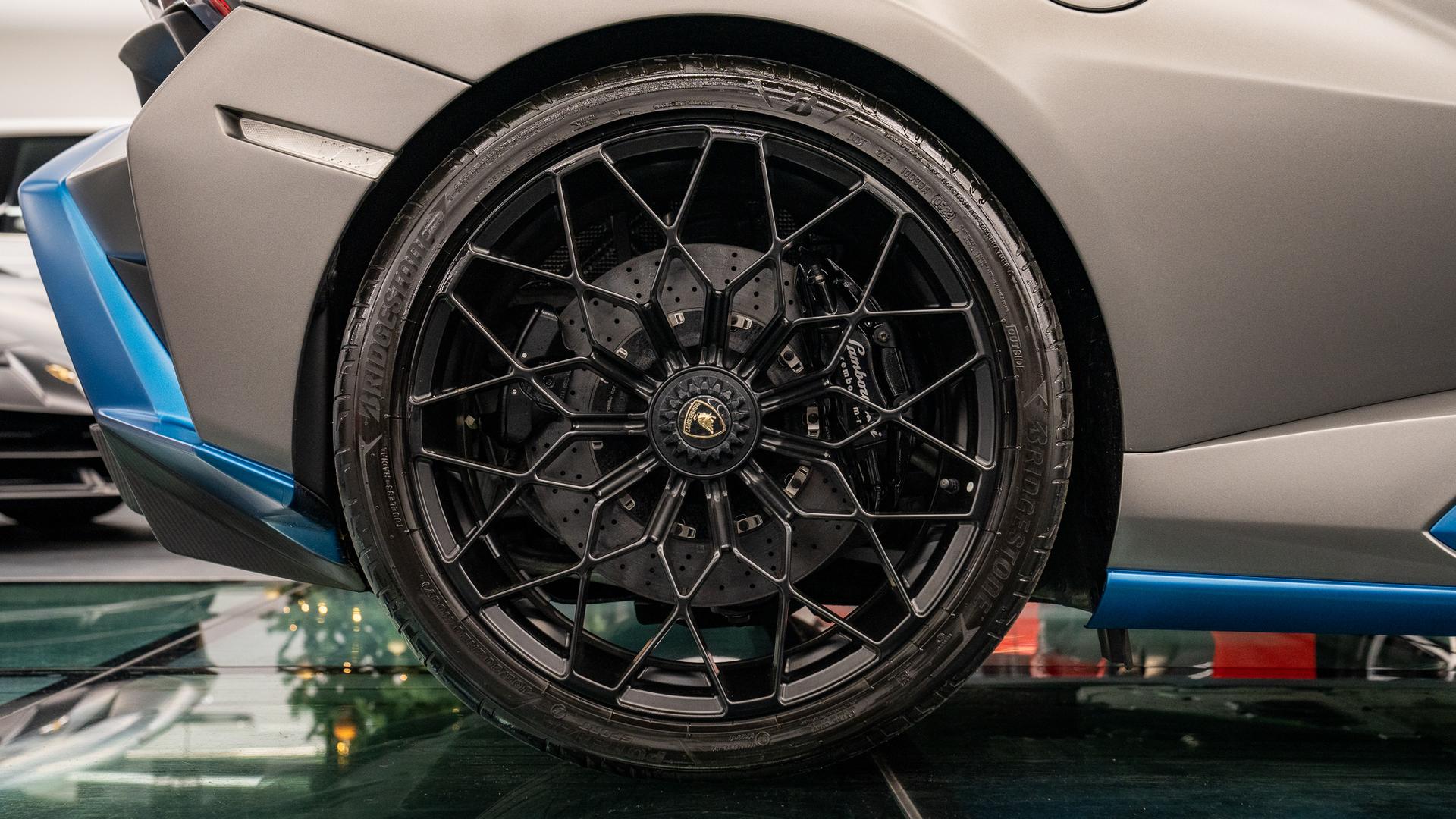 LAMBORGHINI Huracan Photo 6368271d-86b9-4524-a446-8568e8a514ef.jpg