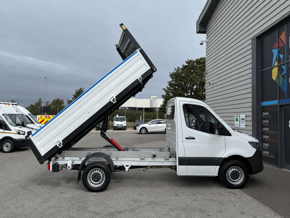 Mercedes-Benz Sprinter Photo 637458ed-3bcb-4e3f-9aeb-da1924df92ee.png