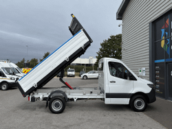 Mercedes-Benz Sprinter Photo 16