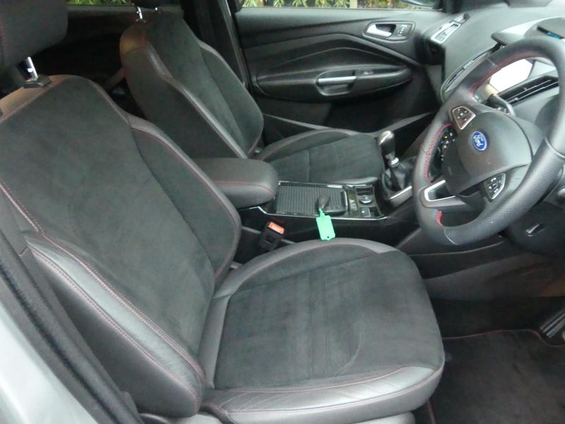 Ford Kuga Photo 63a0530f-26c1-445c-a0fa-14617ffdb2d6.jpg