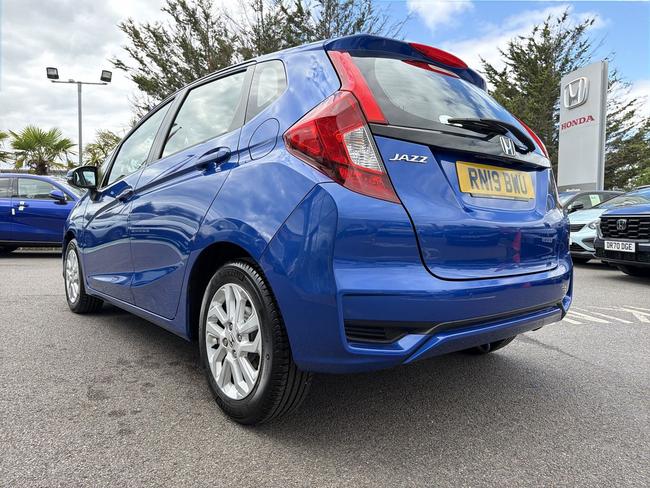 Honda Jazz Photo 63a90ac8-a79f-476b-b473-f1dc1cdeb05f.jpg