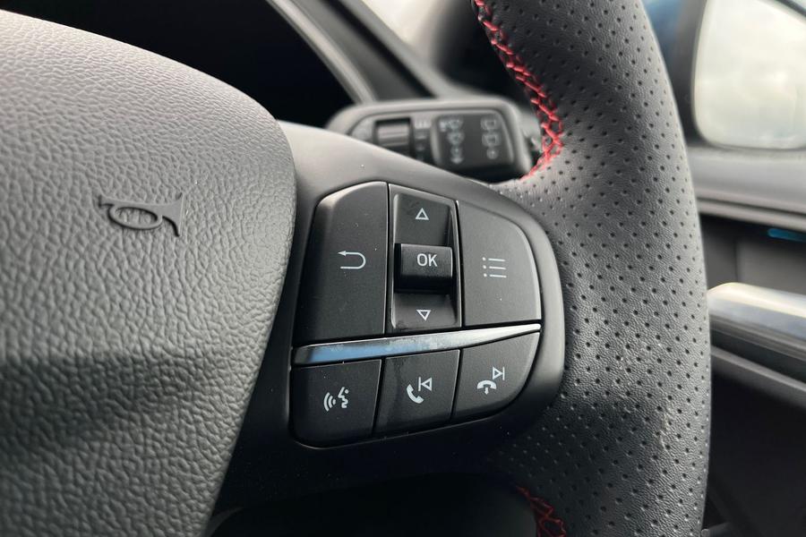 Ford FOCUS Photo 63b15e70-710c-458b-aac9-1ad0c2c1a0f1.jpg