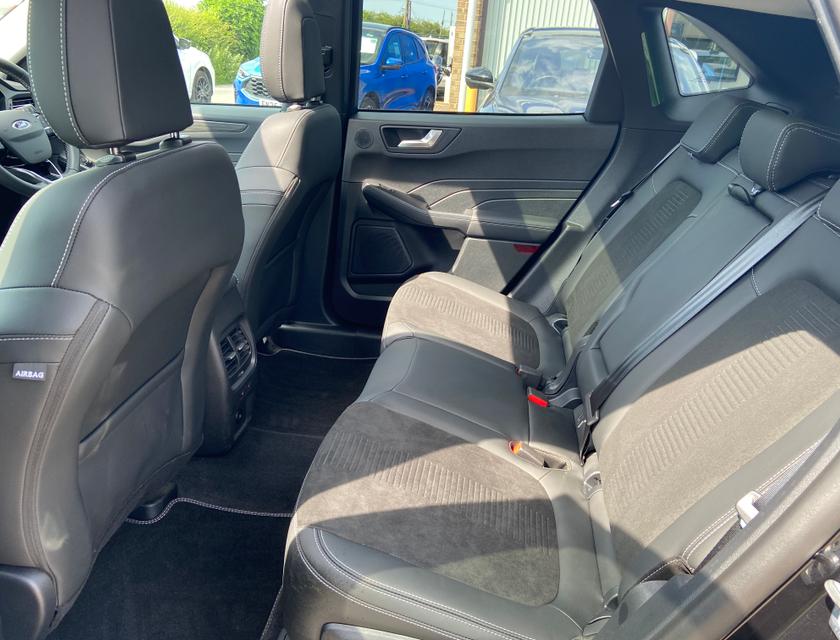 Ford Kuga Photo 63b24e2b-8540-4e3b-b39e-2341942828c5.jpg