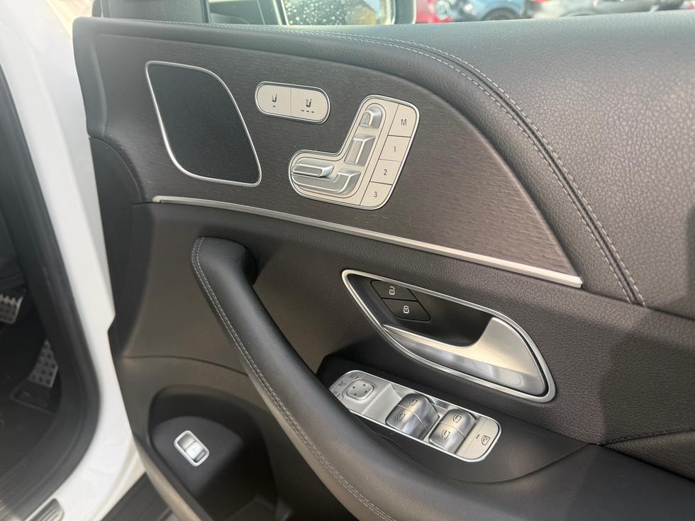Mercedes-Benz GLE Photo 63c30496-2d01-446d-9c64-6bbf73ddd63e.jpeg