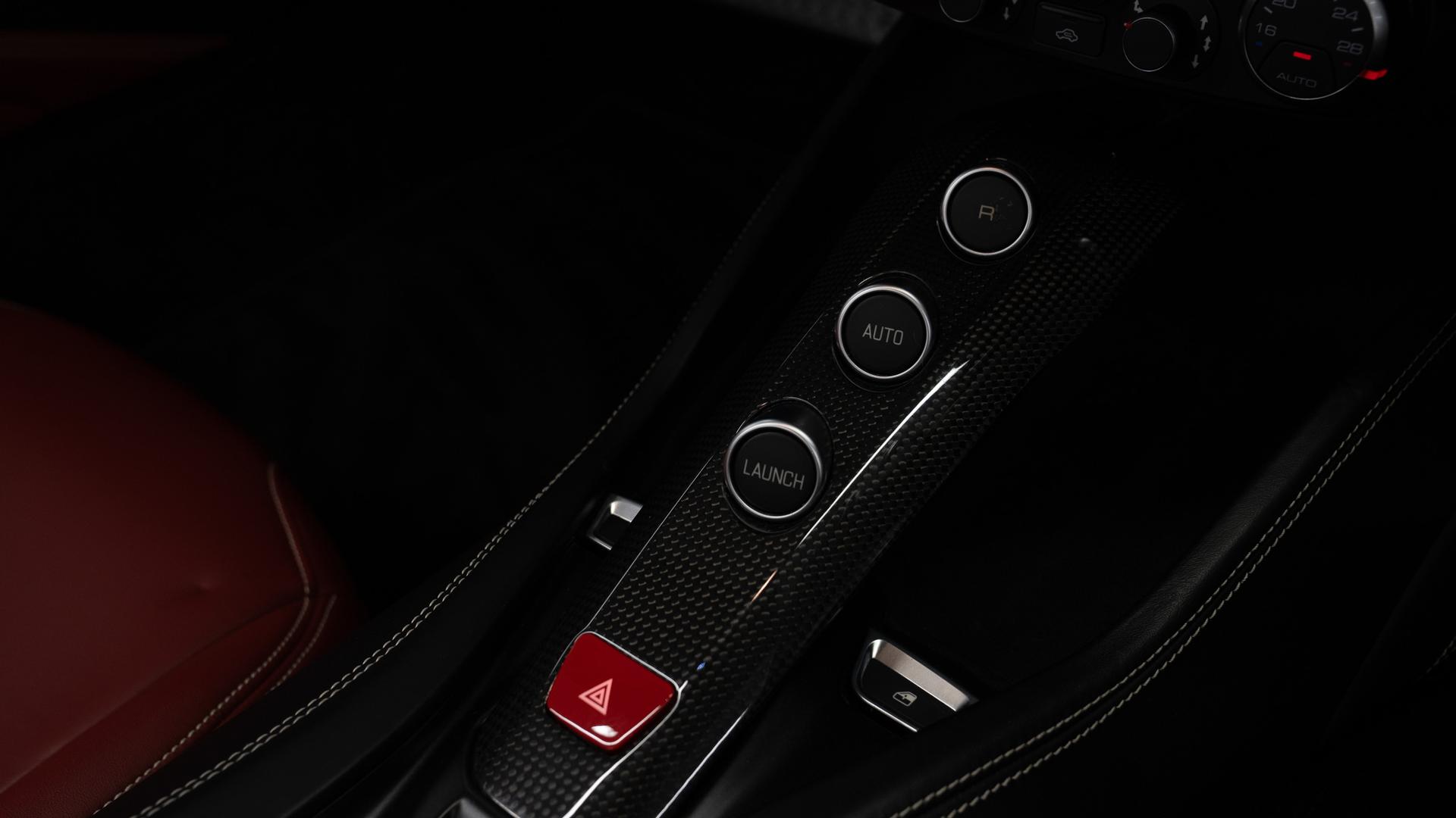 Ferrari California Photo 63ce2c7e-463e-4a28-8701-1dee76eae173.jpg