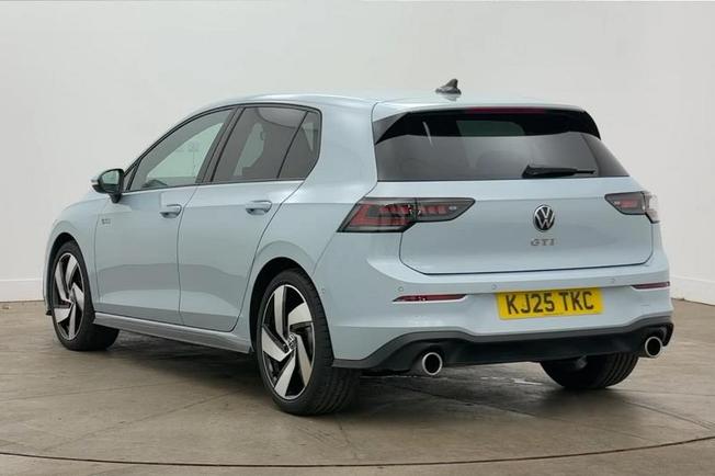 VOLKSWAGEN Golf Photo 3