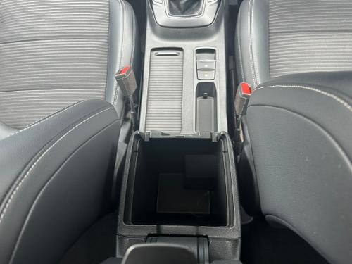 Ford Kuga Photo 63dbb5b8-9bb8-46b0-863e-371f24c5a351.jpeg