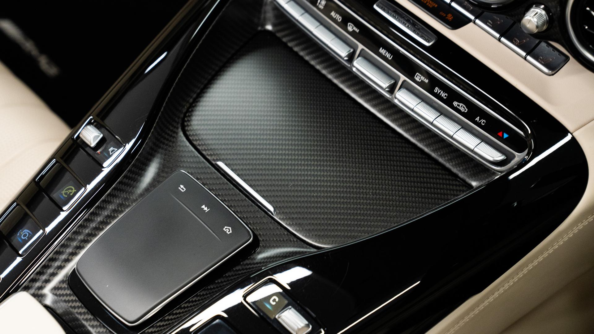 Mercedes-Benz AMG GT Photo 63e3cfac-984a-440a-9352-fa6467d0ceb8.jpg