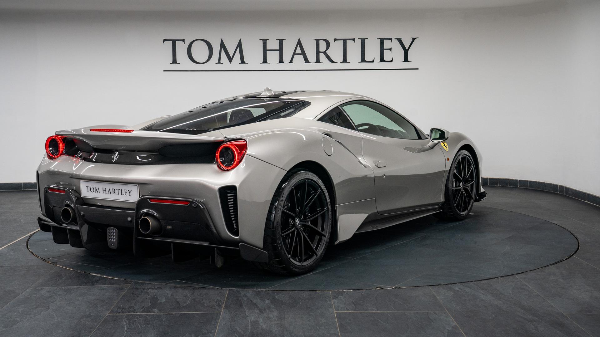 Ferrari 488 Photo 63f33b3f-1627-4c00-b73c-888b843a1431.jpg