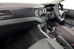 VOLKSWAGEN Polo Photo 2