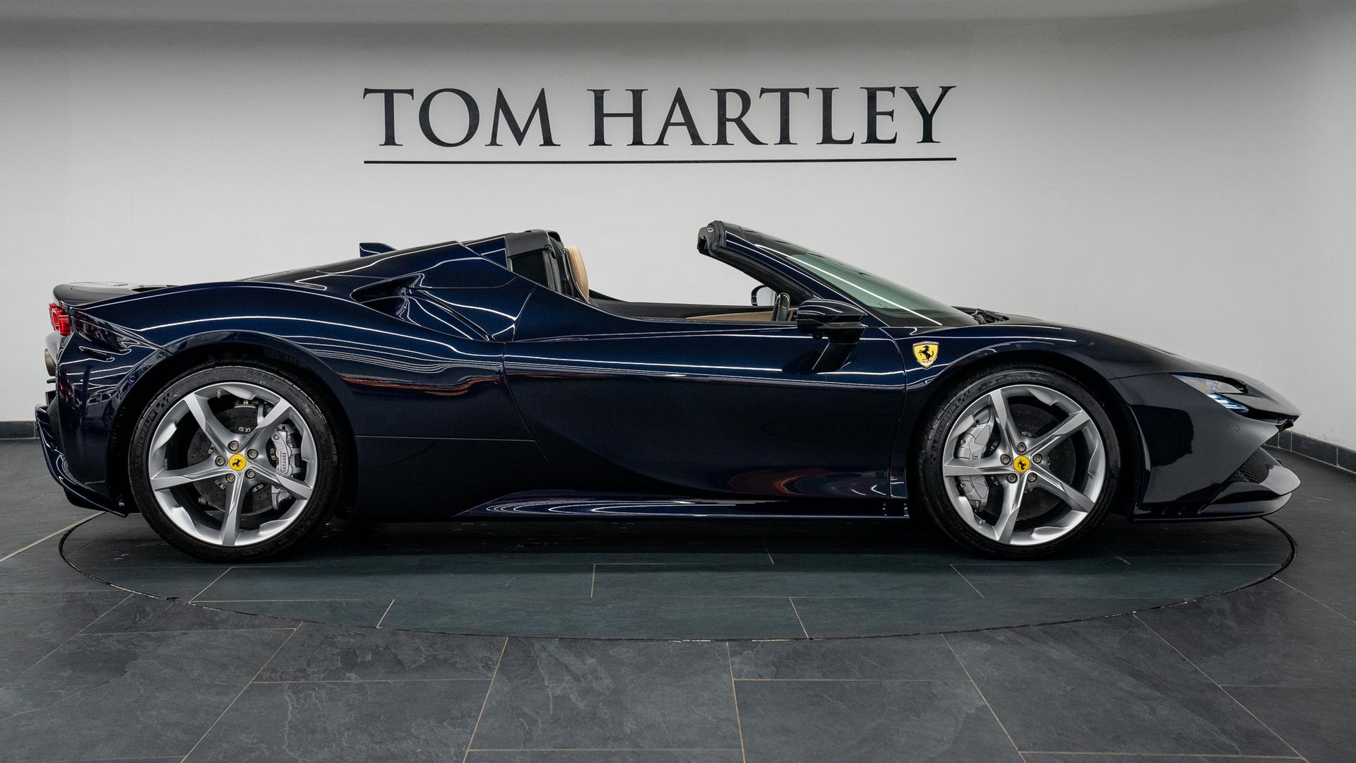 Ferrari SF90 Photo 63f88c3d-379f-40e1-8434-15a4f1e2e2c5.jpg