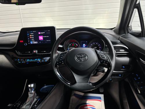 Toyota C-HR Photo 642816fe-58c9-42c3-a78f-b7517e9b96d1.jpeg