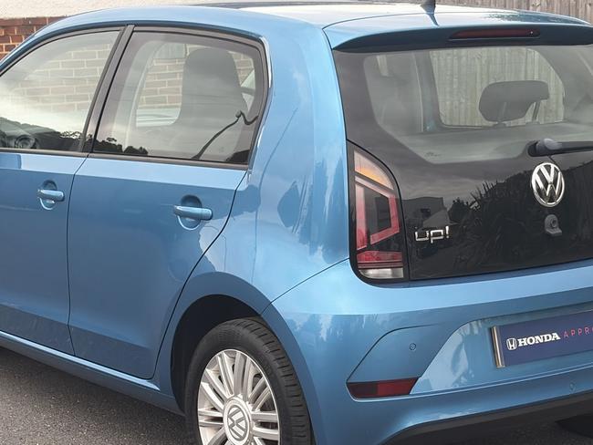 Volkswagen up! Photo 642b62f9-59a2-45b3-b93c-dafe501b3962.jpg