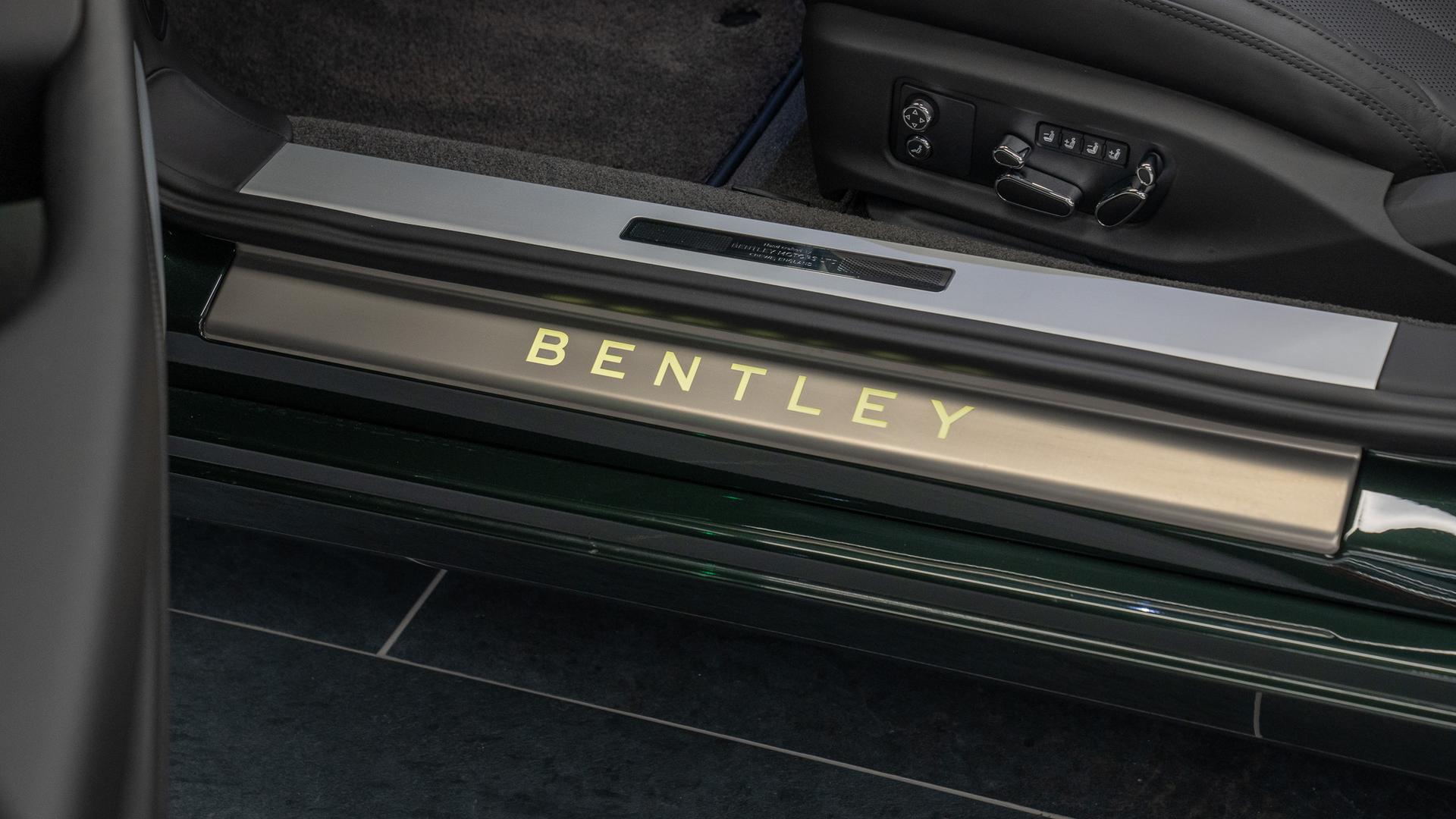 Bentley Continental GTC Photo 642b8474-3fef-42dc-9017-acca05ed8e83.jpg